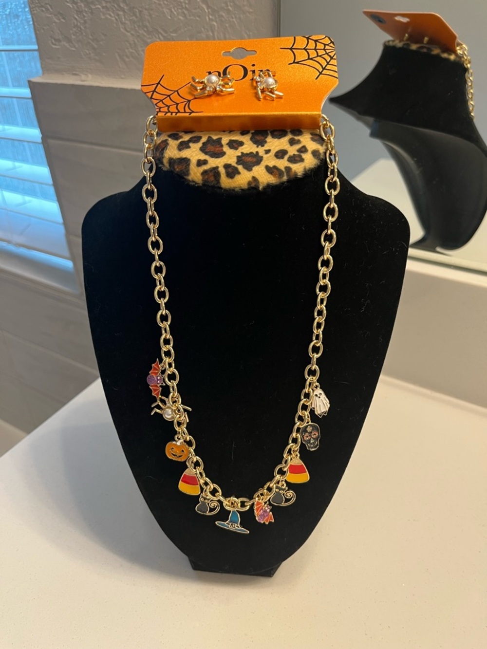 Noir Halloween earrings and necklace set